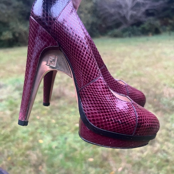 FENDI Burgundy Red Snakeskin Leather Gold Platforms Heels Pumps Rare - Picture 8 of 16
